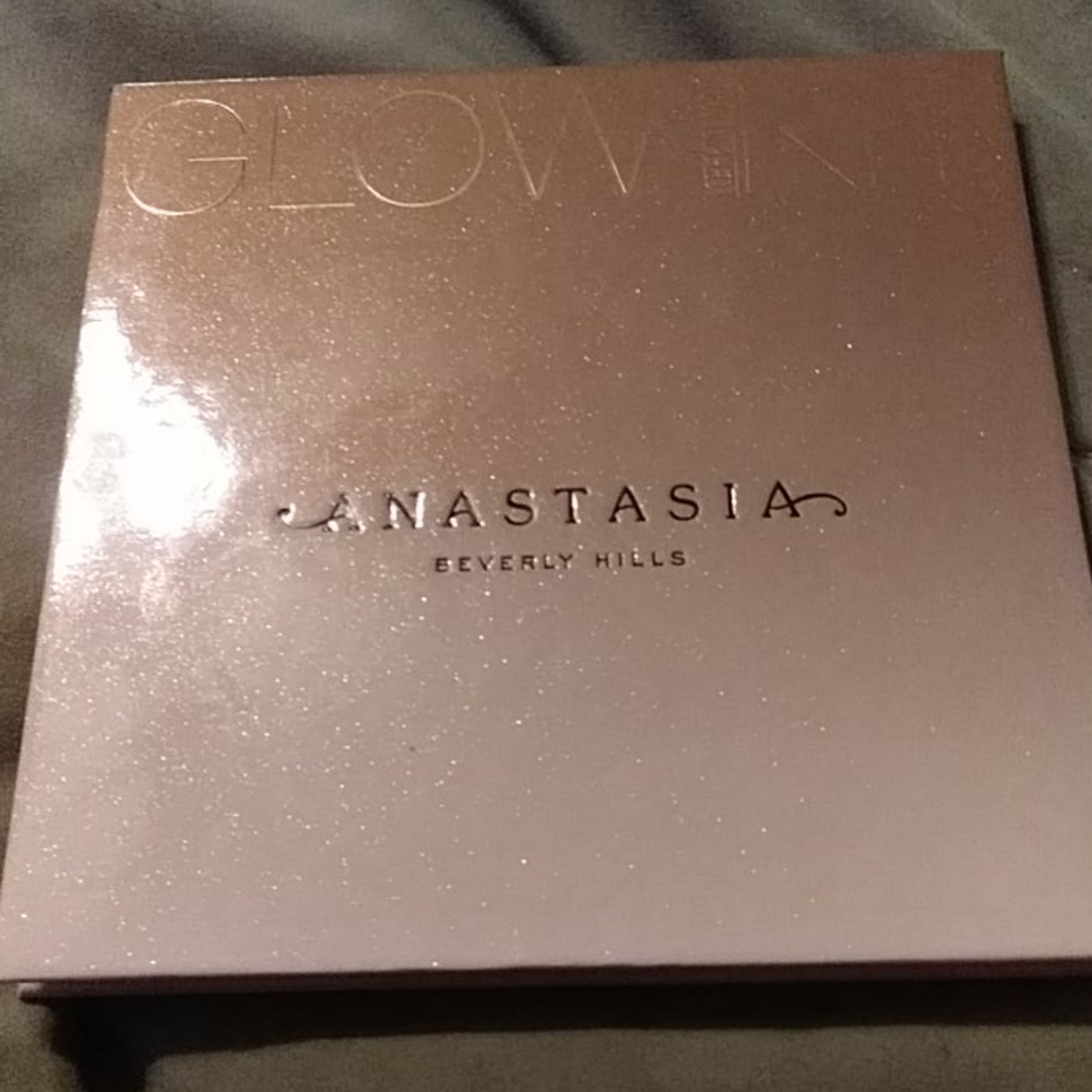 Anastasia Beverly Hills Glow Kit
